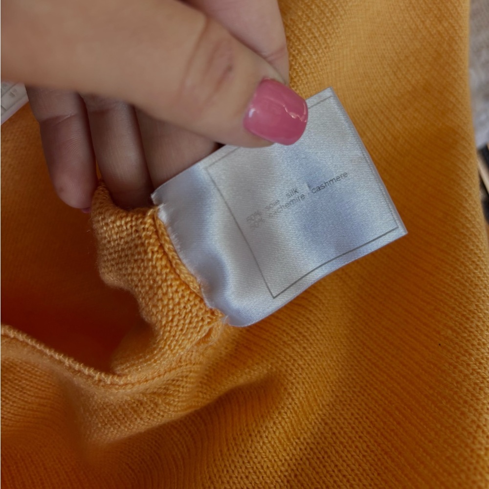 Authentic CHANEL cashmere knit 1996 yellow sweater 42 - Picture 11 of 14